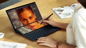 (P) Concurs aniversar la împlinirea a 10 ani de ASUS ZenBook: inovaţie inspirată de perfecţionare continuă