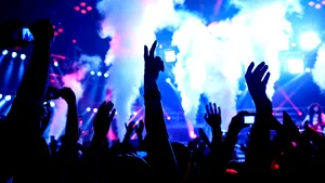 Petrecere experimentală în Amsterdam. 1.300 de olandezi au petrecut într-un club, la cererea autorităţilor