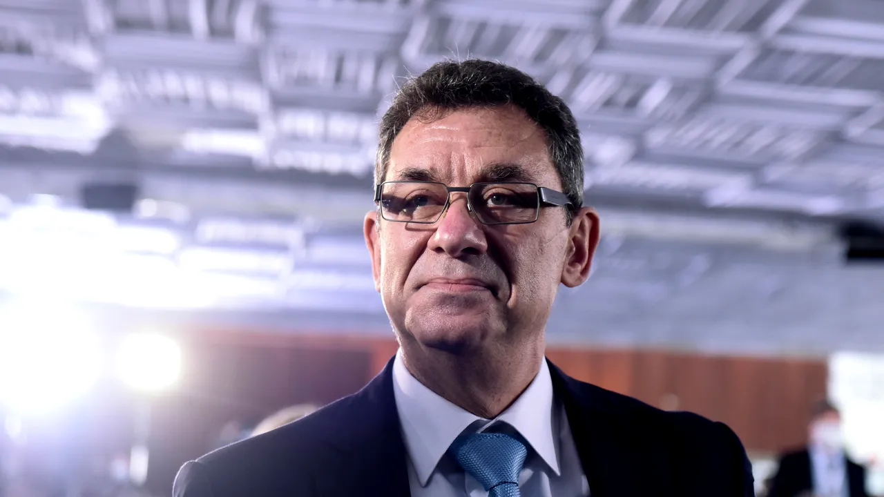 CEO-ul Pfizer Albert Bourla, vaccinat de 4 ori anti-COVID, s-a infectat