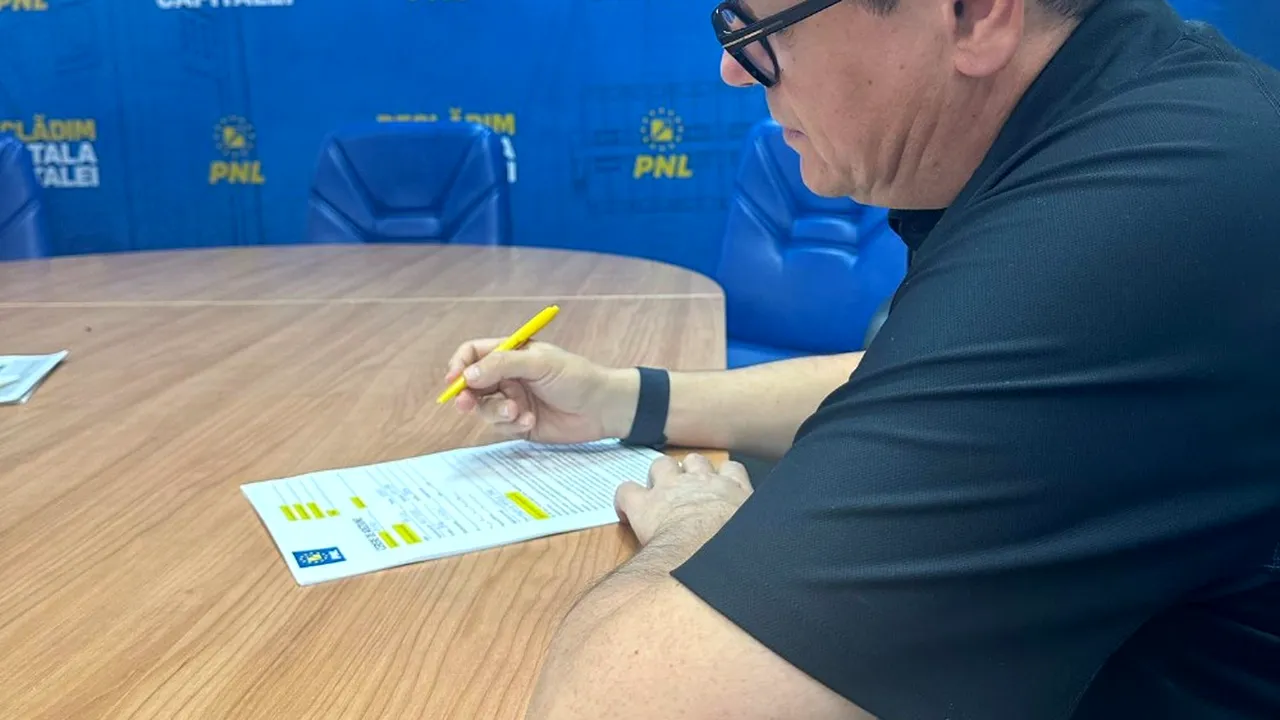 Eduard Hellvig: Am semnat astăzi adeziunea la PNL. Este nevoie ca liberalii să fie mai uniţi ca niciodată. România trăieşte un moment de răscruce