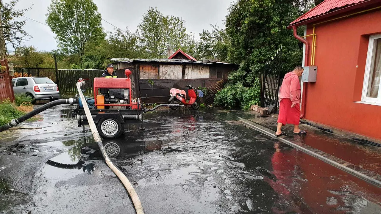 Şapte localităţi din Botoşani, Hunedoara, Mehedinţi şi Satu Mare au fost afectate de ploi şi vânt