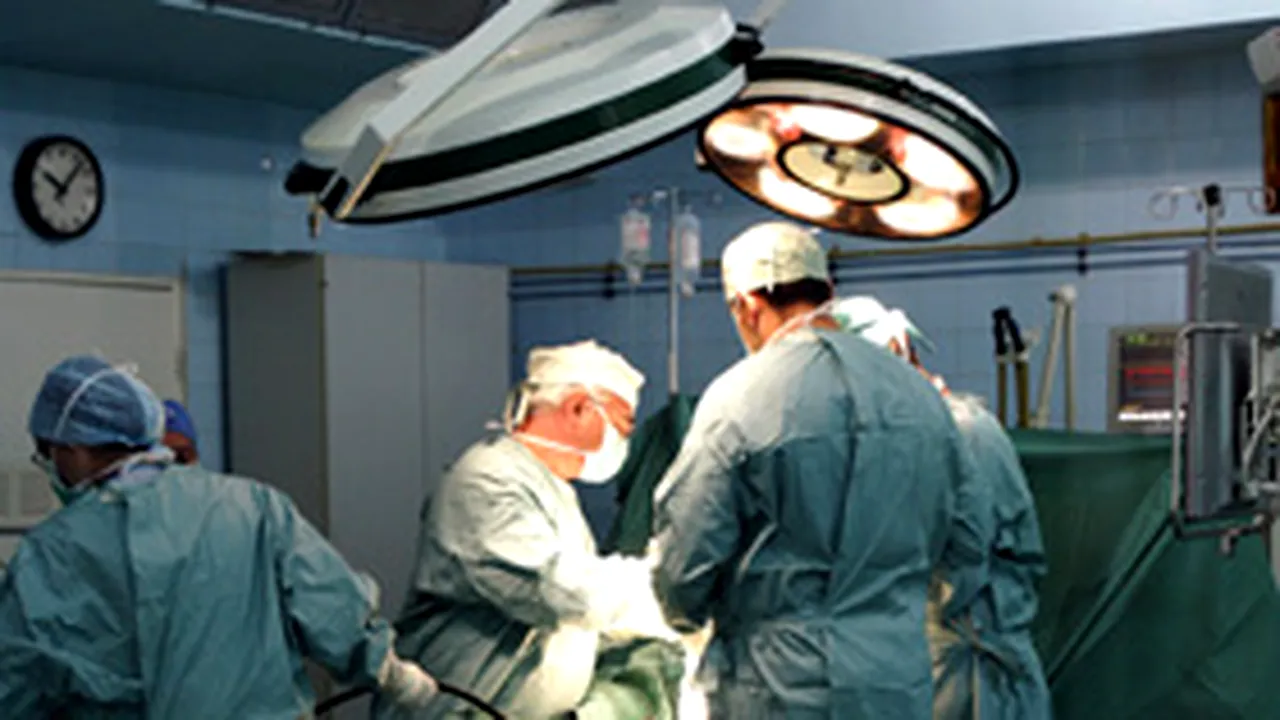 4.100 de pacienţi sunt pe listele de aşteptare pentru un transplant de rinichi sau ficat