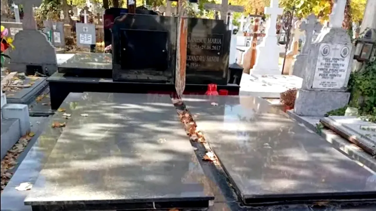 Cimitirul „Sfânta Vineri” adăpostește cavoul familiei Iliescu. Personalitățile celebre înmormântate în același cimitir
