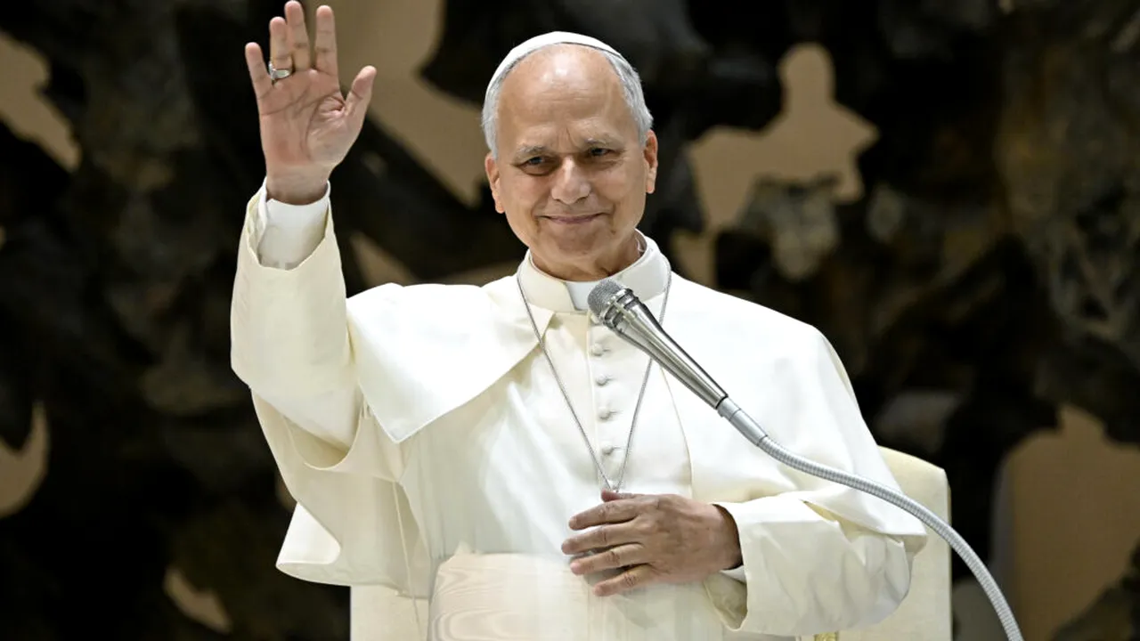 Papa Leon schimbă regulile la Vatican. O femeie laică ajunge într-o funcție de conducere