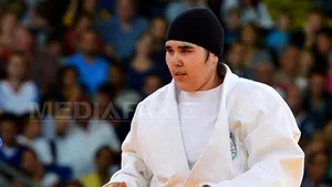 Prima femeie saudită din istoria olimpică a concurat vineri la JO, cu capul acoperit
