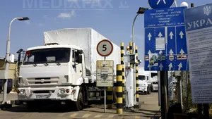 Moscova dezminte că vehicule din convoiul rus ar fi preluat echipamente militare din Ucraina