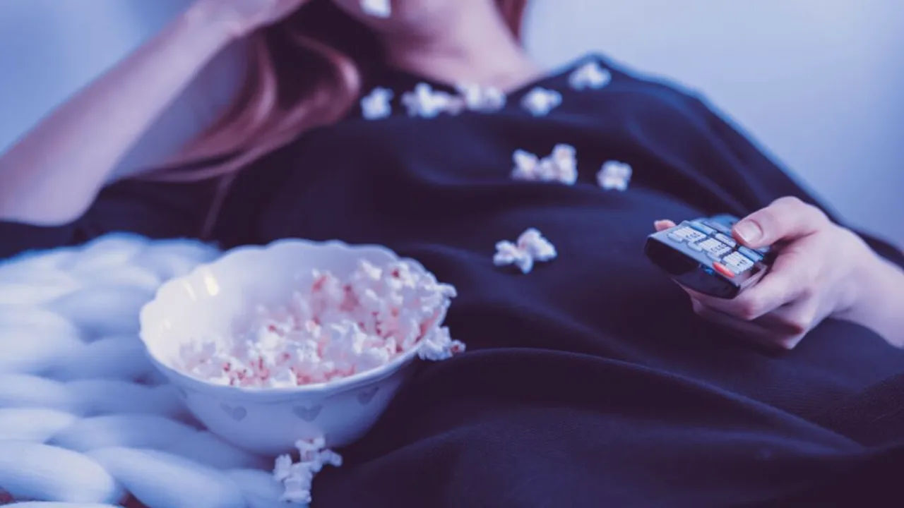 Iei gustări la ore târzii? Ce impact poate avea asta asupra sănătății intestinale