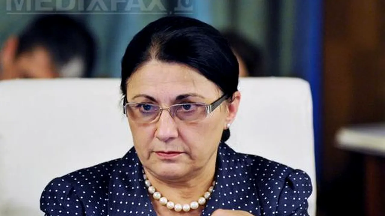 Andronescu anunţă „cursuri remediale” pentru elevii cu rezultate slabe la şcoală. De când ar putea începe orele suplimentare