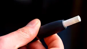 Războiul din industria ”fără fum” a ajuns în România: producătorul de ţigarete BAT a dat în judecată competitorul Philip Morris pentru încălcarea brevetelor