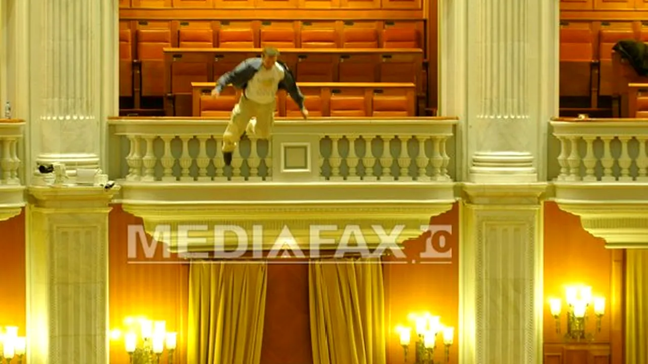 Camera va securiza balcoanele de la sala de plen, pentru a evita cazuri similare cu al lui Sobaru