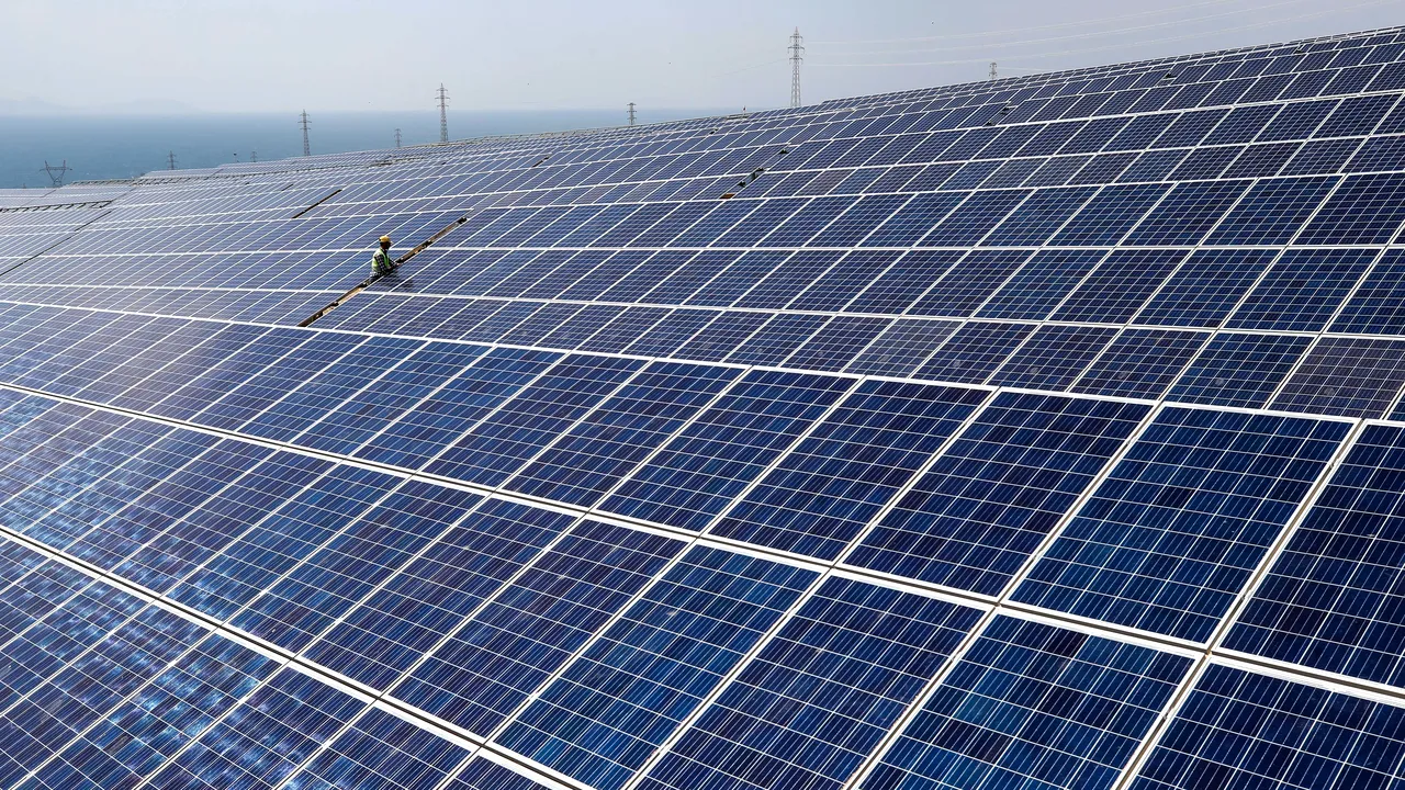 La Arad începe construcţia celui mai mare parc solar din Europa, de peste 1.000 MW