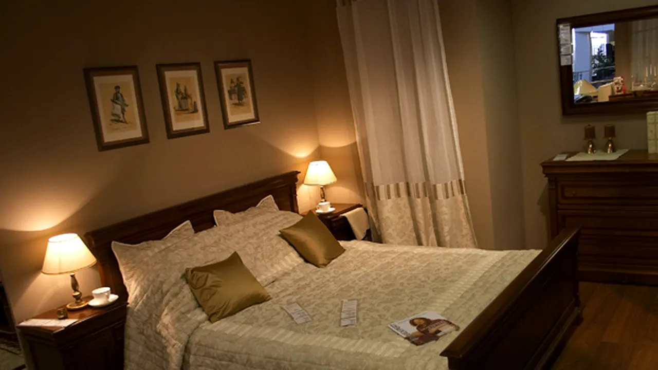 Sfatul unui expert Feng Shui: Evitaţi să puneţi oglinzi vizavi de patul din dormitor. Ce probleme poate cauza
