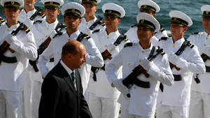 Băsescu participă, la Constanţa, la sărbătorirea Zilei Marinei