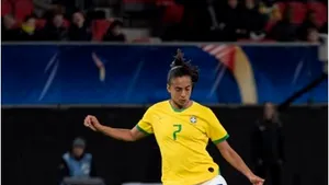  Dragoste la firul ierbii: fotbalista Andressa Alves s-a căsătorit cu partenera ei, Franzhina