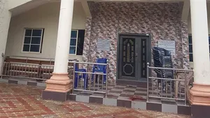 Atac armat într-o biserică: Cel puţin 11 oameni au fost ucişi