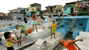 Cele mai CIUDATE ORAŞE din lume: TOPUL celor mai nebuneşti aşezări unde oamenii au ales să locuiască - GALERIE FOTO