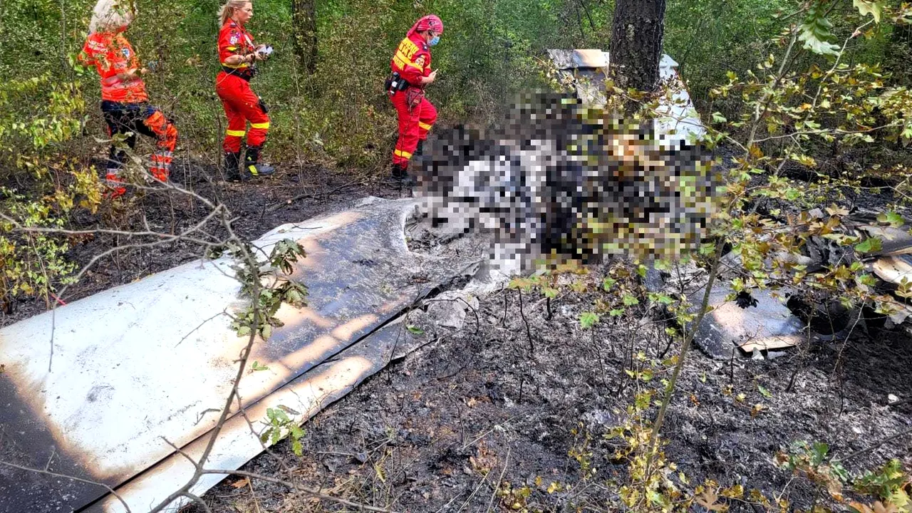 Avionul prăbuşit în Giurgiu nu avea plan de zbor. Cele două persoane din avion au murit
