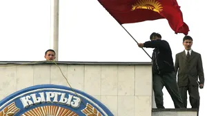 Guvernul interimar kîrgîz negociază cu Washingtonul şi Moscova