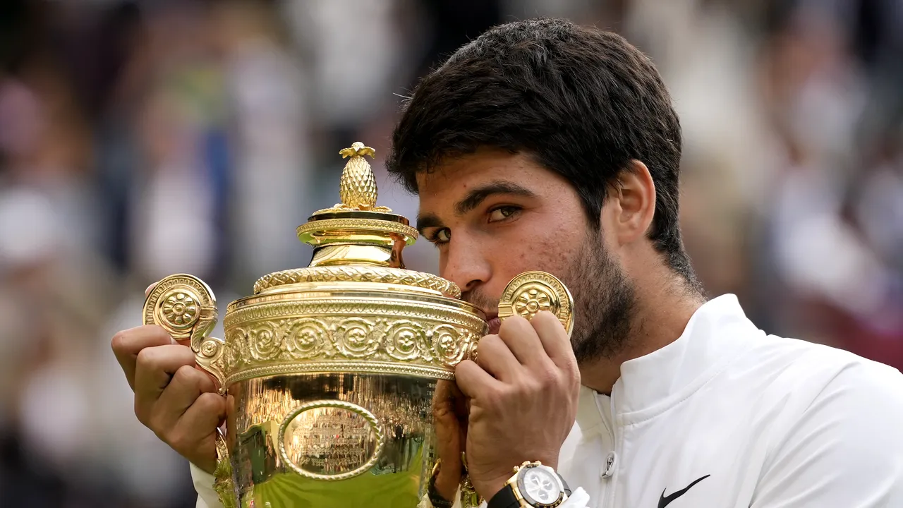 Alcaraz a câştigat o avere după triumful de la Wimbledon, dar încă locuieşte cu părinţii într-un apartament deasupra unei shaormerii