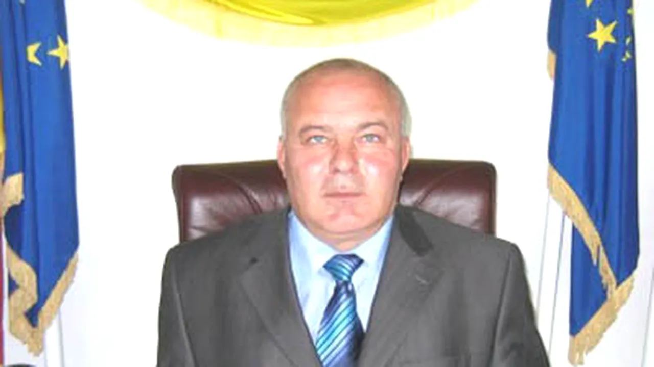 Prefectul şi subprefectul de Olt, implicaţi într-un accident în lanţ