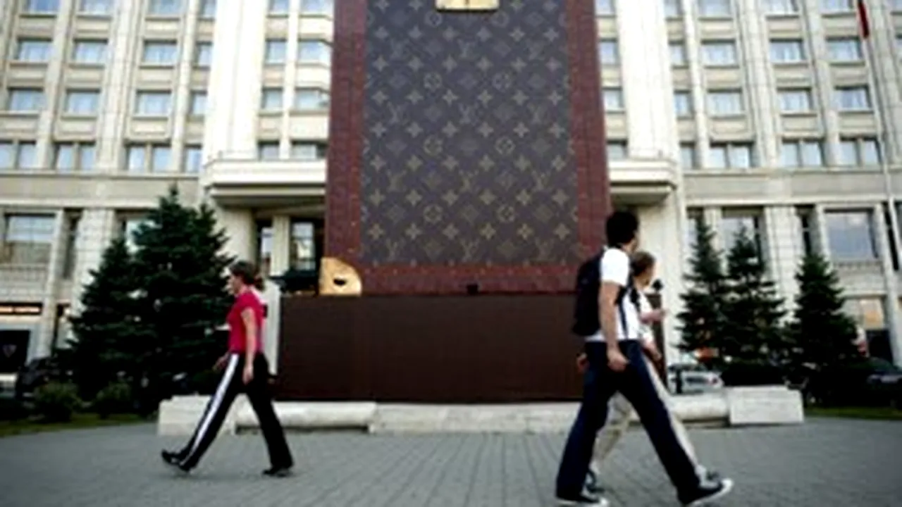 Vuitton Dismantles The Ad Covering Monument In Bucharest