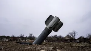 Războiul din Ucraina, a 53-a zi. Ultimatumul dat de Rusia ucrainenilor din Mariupol. Zelenski continuă eforturile de întărire a relaţiilor cu ţările occidentale. Kuleba a declarat că situaţia din Mariupol „poate fi o linie roşie”. Ruşii se pregătesc pentru o bătălie decisivă pentru Donbass