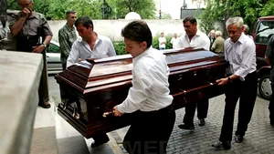 Sicriul cu trupul neînsufleţit al lui Fănuş Neagu a fost scos din sediul USR