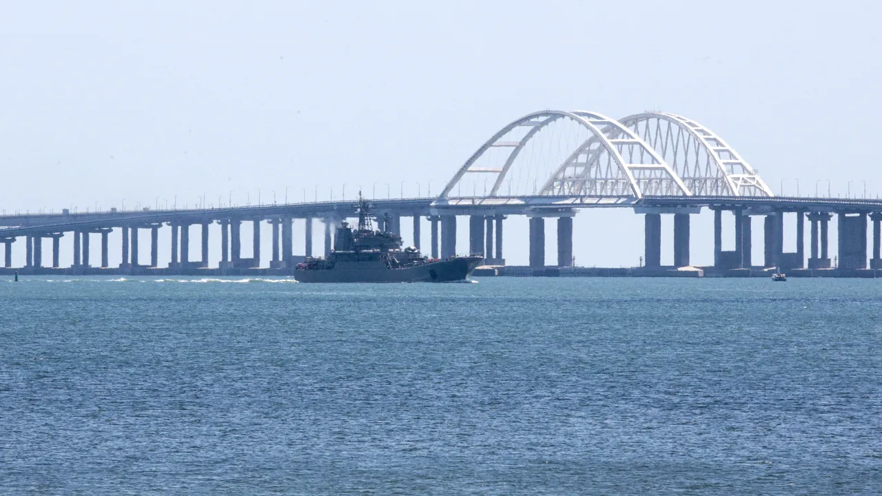 Războiul din Ucraina, ziua 1017. Podul Crimeei a fost închis, după ce au fost raportate atacuri ucrainene cu drone / China a îndemnat comunitatea internaţională să „creeze condiţii” pentru discuţii directe de pace între Kiev şi Moscova