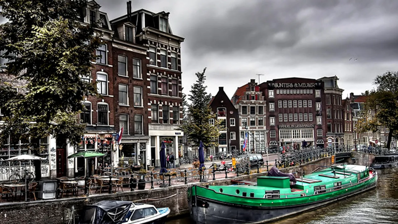 Craniu de om, găsit în faţa unui bar din Amsterdam. Poliţia suspectează o asasinare
