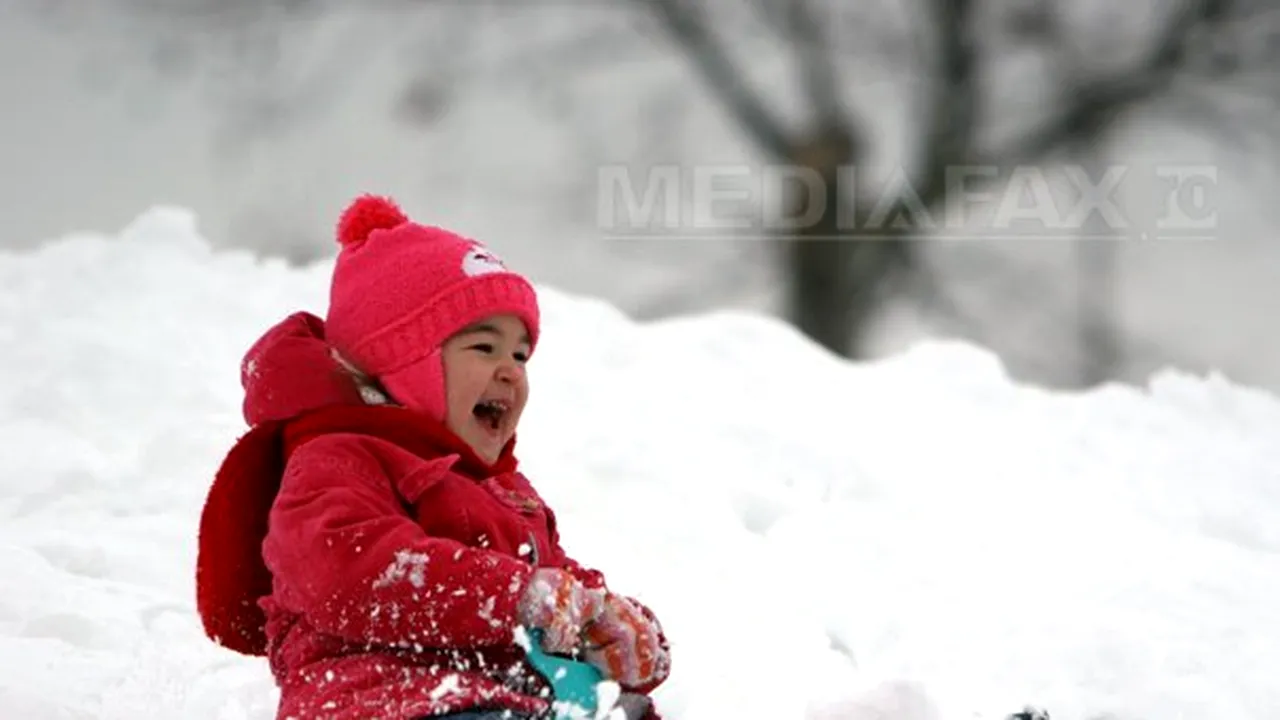 PROGNOZA METEO: Ninsori şi temperaturi scăzute. Cum va fi vremea în weekend, în ţară şi la munte