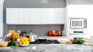 Renovarea bucătăriei: 5 moduri de a-i îmbunătăţi aspectul