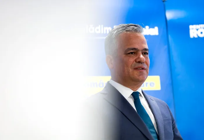 NEWS ALERT Adrian Veștea anunță că prezintă miercuri echipa de miniștri și programul de guvernare. Premierul desemnat: Joi sau vineri se va ajunge la vot în Parlament