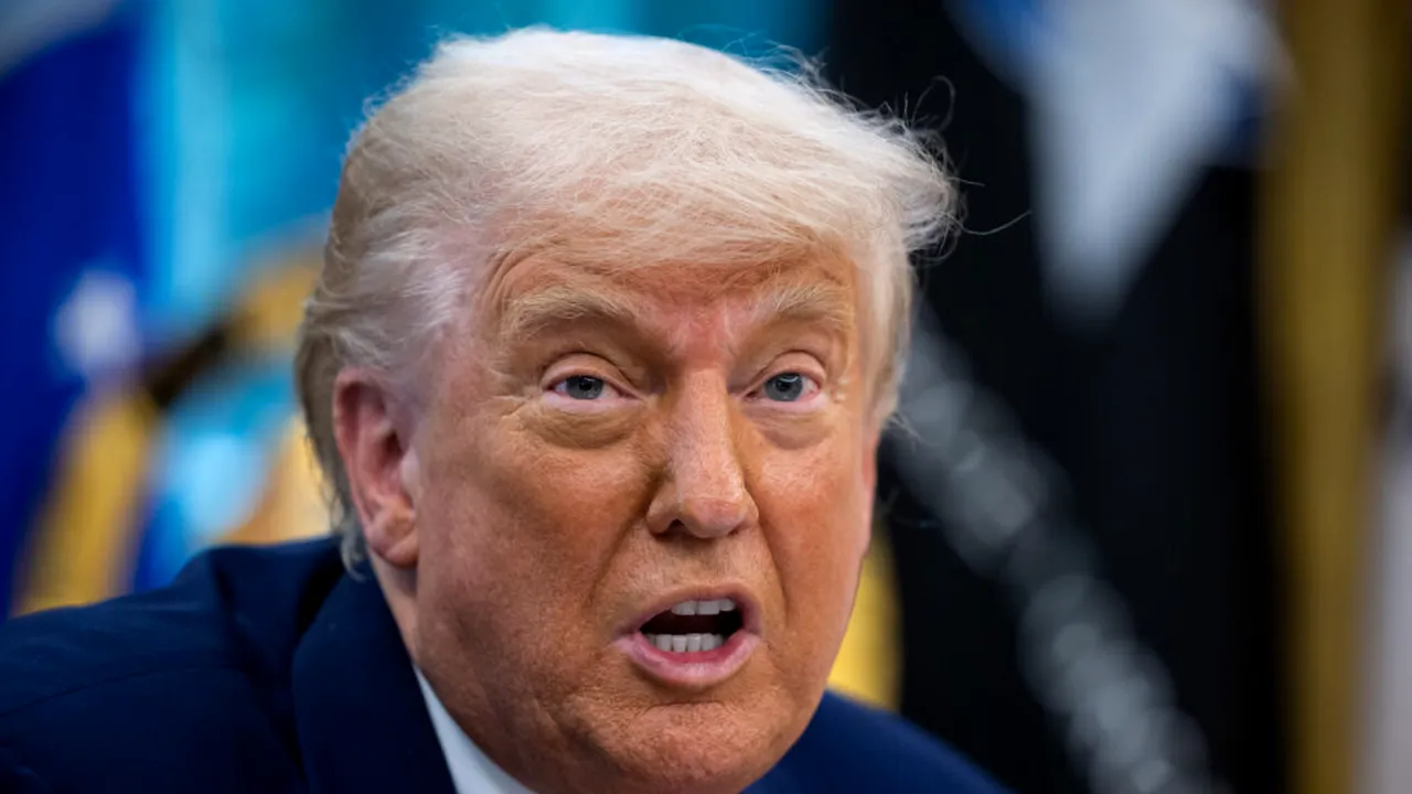 Un judecător federal îl obligă pe Trump să elibereze banii pentru staţiile de încărcare electrice
