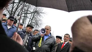 Peste 100 de pensionari şi membri ai PPPS au protestat la Guvern