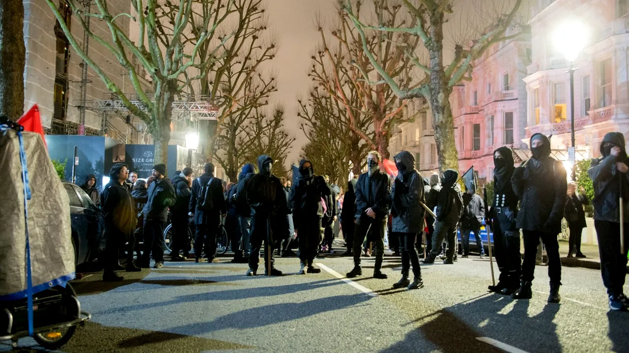 Donald Trump vrea să desemneze mişcarea Antifa drept organizaţie teroristă, în contextul protestelor