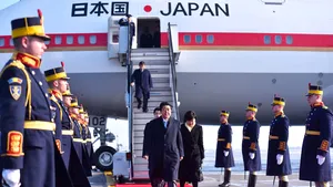 Euronews: Este cineva? Vizita lui Shinzo Abe în România intervine în cel mai prost moment