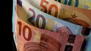 Economia zonei euro s-a contractat cu 6,8% în 2020 