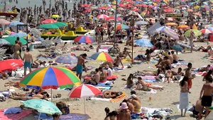 Circa 850 de turişti se află pe litoral prin programul 