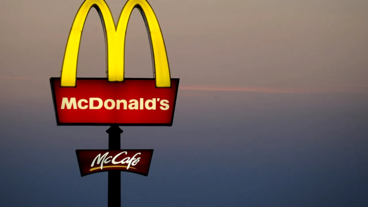 McDonald’s aprinde spiritele într-un sat francez. 3.000 de localnici se revoltă împotriva deschiderii noului restaurant