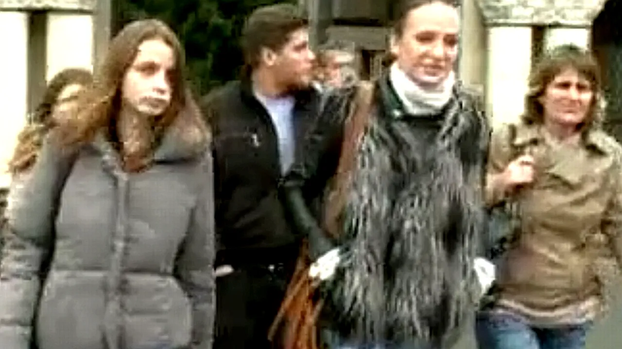 Au luat examenul, şi-au plătit căminul, dar când au venit în prima zi de facultate au avut o surpriză. ''Ne-a zis să încercăm şi în alte părţi''