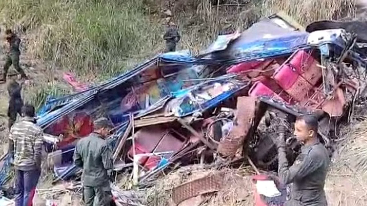 Accident cumplit în Sri Lanka: Un autobuz s-a prăbușit într-o prăpastie, 15 morți și 16 răniți