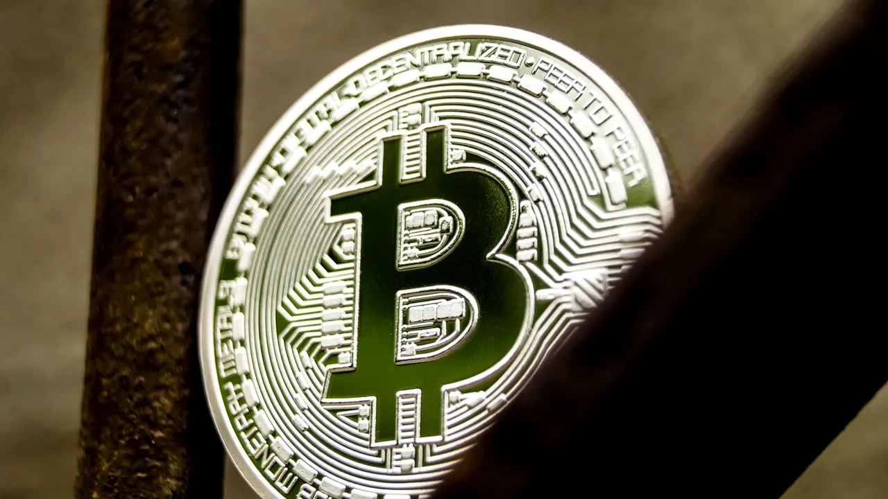 România ar putea reglementa piaţa criptomonedelor