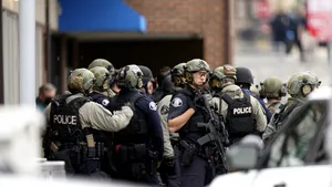 Atac armat în Washington DC. O fetiţă de 6 ani a murit, iar cinci persoane au fost rănite. Agresorii, căutaţi de poliţie