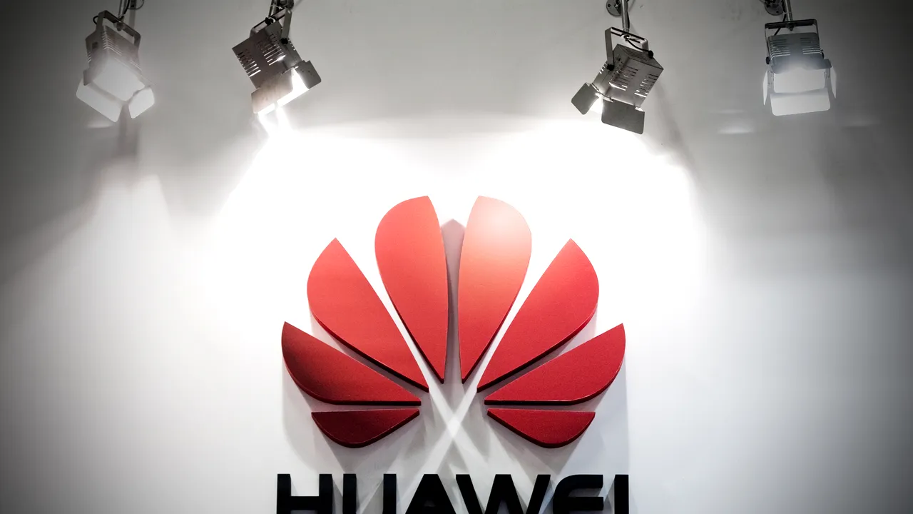 Au fost lansate primele telefoane Huawei capabile să ruleze noul sistem de operare al companiei