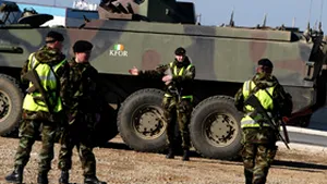 Important dispozitiv NATO în nordul Kosovo, cu majoritate sârbă