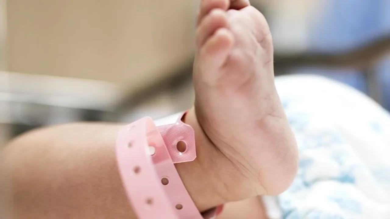 Zece bebeluşi au murit într-un incendiu la secţia de neonatologie a unui spital din India