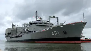 Cea mai mare navă din marina iraniană a luat foc şi s-a scufundat în Golful Oman în circumstanţe neclare