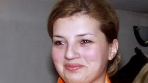 Ioana Băsescu, în prima zi de serviciu, ca notar, în localitatea vrânceană Păuneşti