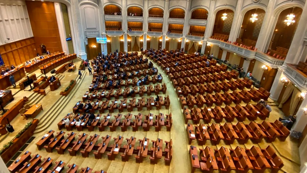 Scandal în Parlament. USR PLUS cere stabilirea calendarului moţiunii de cenzură. Florin Roman a părăsit sala plenului