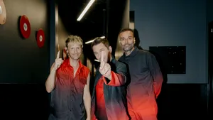 Trupa britanică Muse egalează Oasis și Led Zeppelin: al optulea album pe locul 1 în Marea Britanie